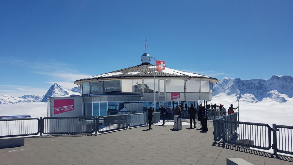 007 Elegance: Private Tour to Schilthorn from Interlaken - From your Interlaken hotel to Stechelberg: the day starts smooth