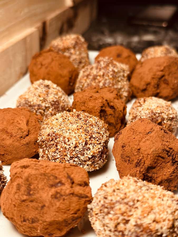 1.5h Cusco Chocolate Workshop - Truffles & Hot Chocolate - Truffle making, explained like you can actually do it