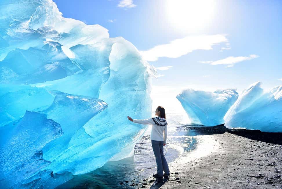 2-Day South Coast, Blue Ice Cave, Glacier Lagoon Tour - Day 1: Seljalandsfoss, Skógafoss, Reynisfjara, and a Winter Night Near Jökulsárlón