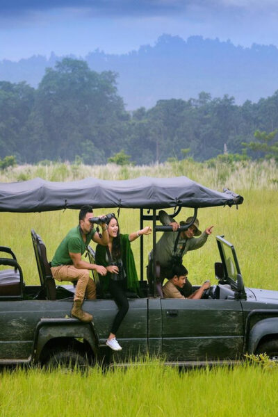2 Days Chitwan Jungle Safari Tour from Pokhara/Kathmandu - Day 1 schedule: early drive, lunch, jeep safari, and Tharu dance