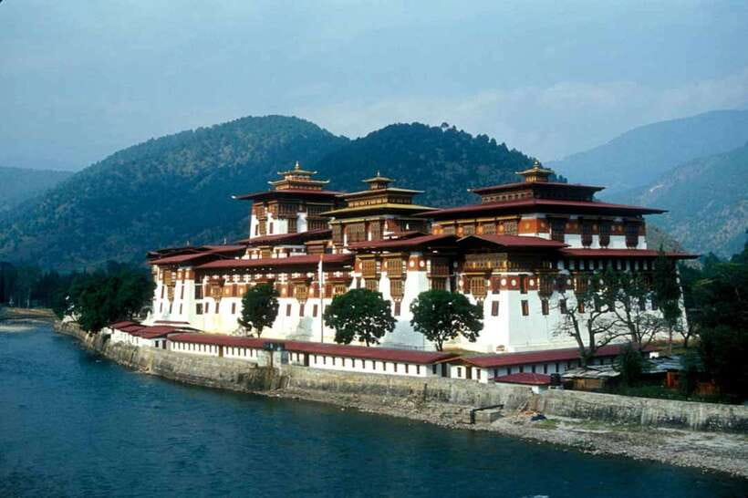 3 Days Bhutan Cultural Tour - Flying Into Bhutan: Paro, Valleys, and a Quick Start
