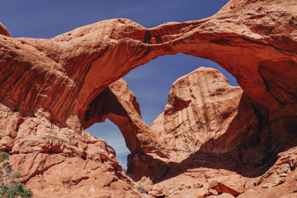 Arches National Park: Half-Day Backcountry Off-Road Tour - Photo stops that turn into real memories