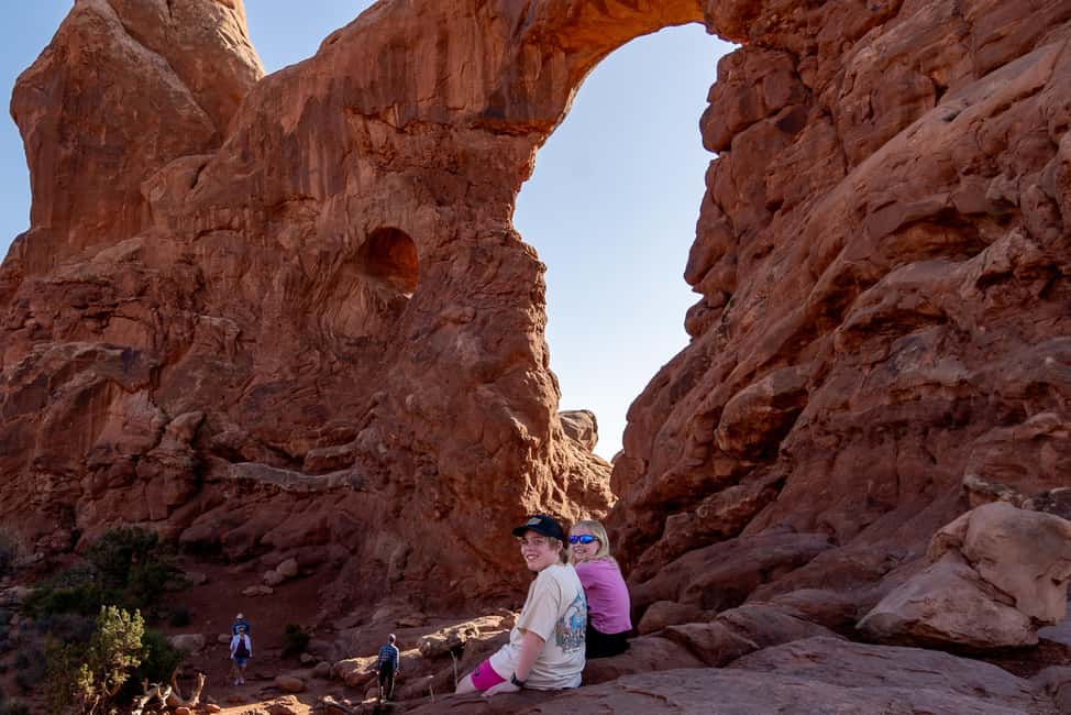 Arches National Park Half Day Tour - Balanced Rock: The Best First Stop for Understanding Arches