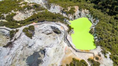 Auckland: Rotorua Highlights w WaiOTapu & Redwoods Treewalk - The Waikato countryside and Tirau’s corrugated-iron stops