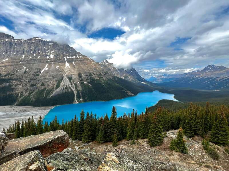 Banff - Lake Louise Moraine Lake and Icefields Parkway Tour - Lake Louise village lunch: fuel up where you’ll actually see people