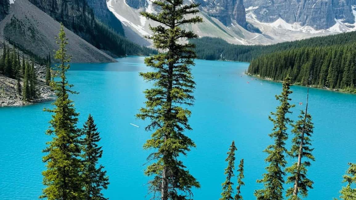 Banff. Moraine, Lake Louise ,Emerald & Johnston Canyon tour - Guides, photo help, and why the ride matters