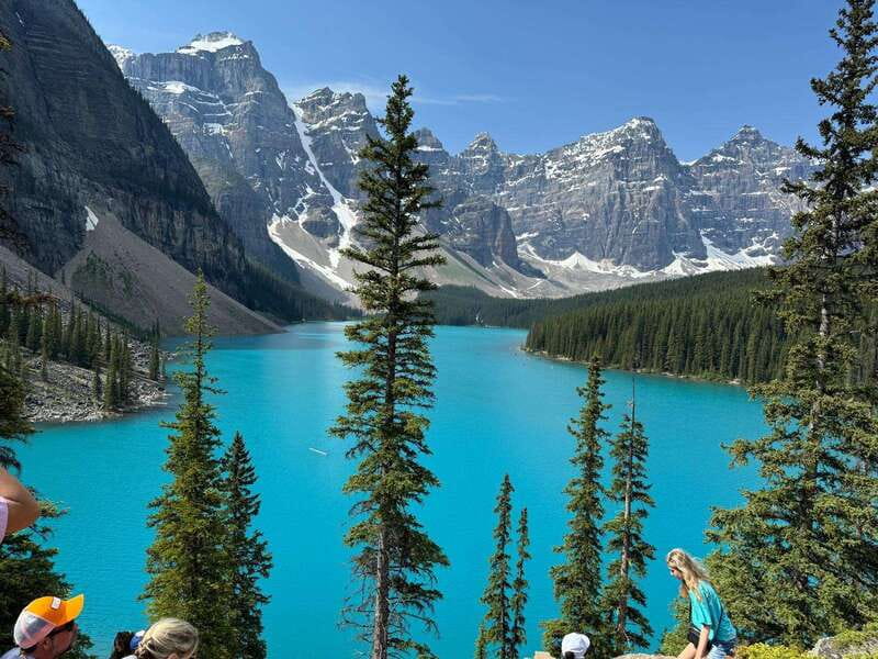 Banff. Moraine, Lake Louise ,Emerald & Johnston Canyon tour - Four icons in one long day