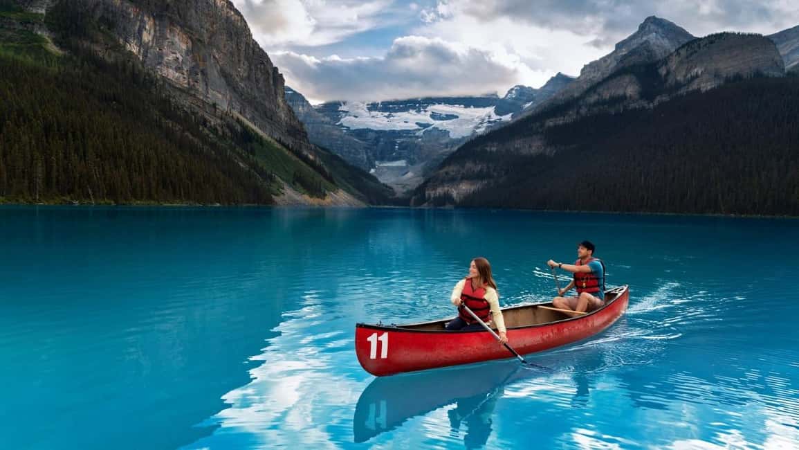 Banff. Moraine, Lake Louise ,Emerald & Johnston Canyon tour - Emerald Lake: a calm guided start for your camera roll