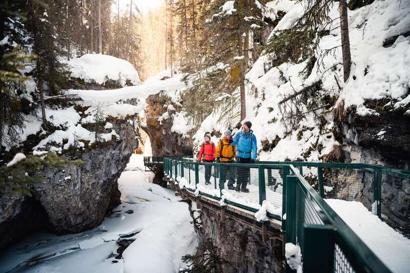 Banff: Morning or Afternoon Johnston Canyon Icewalk - Bow Valley Parkway pickup ride: a scenic warm-up before the hike