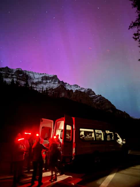 Banff OR Moraine Lake: Night Tour with possible Stargazing - Northern Lights Reality Check: How to Feel Grateful on Any Sky