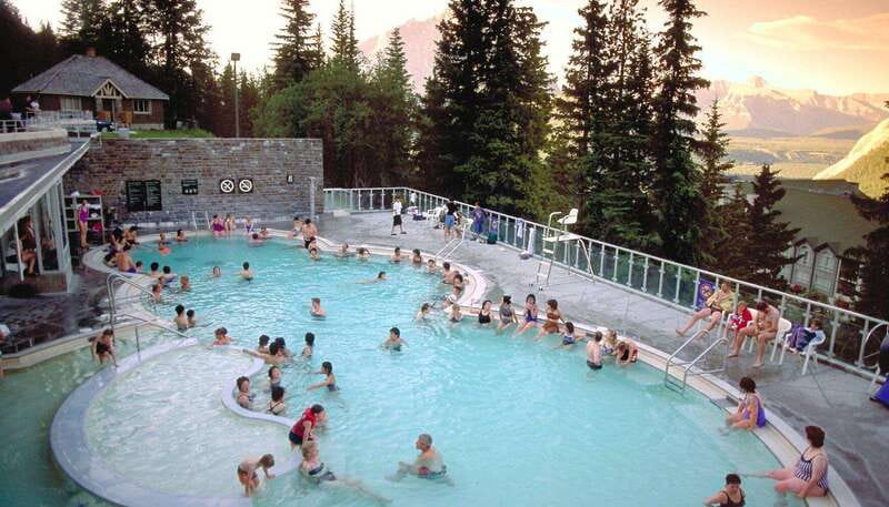 Banff Private Full-Day Tour Lake Louise, Gondola & more - Morant’s Curve: the mountain view with a train twist