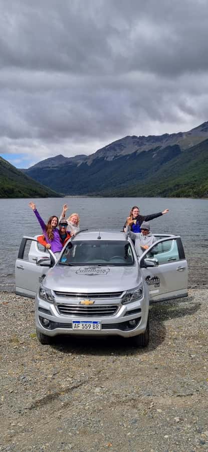 BIG FUEGIAN LAKES OFF-ROAD 4x4 - Ushuaia pre-departure stops: photos, shopping, and a short walk