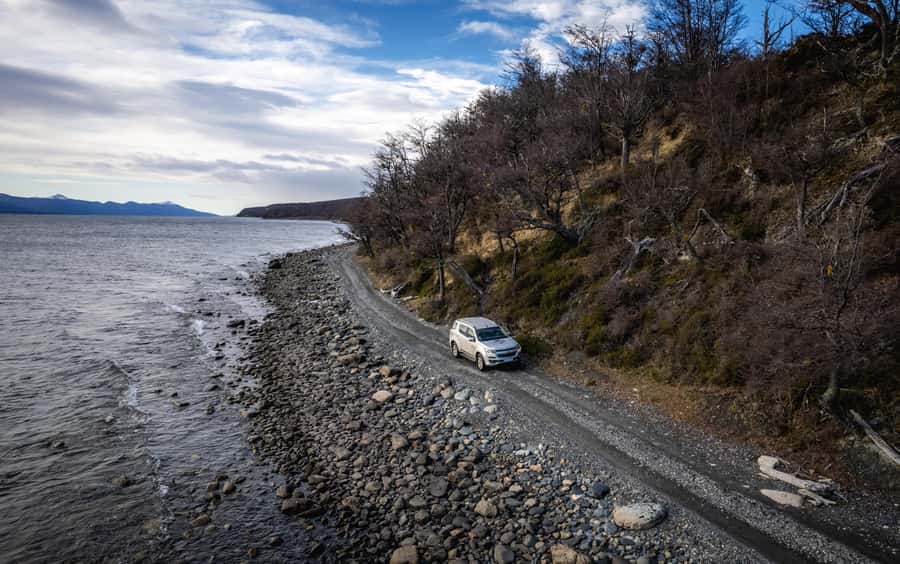 BIG FUEGIAN LAKES OFF-ROAD 4x4 - Pickup, timing, and the relaxed pace you’ll want