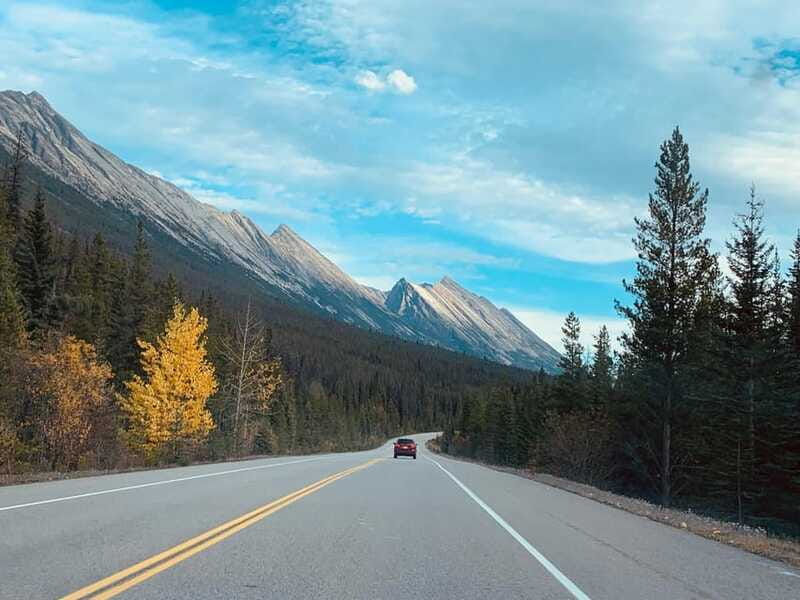 Calgary: 3-Day Lake Louise, Moraine, Emerald, Yoho, Icefield - Value for $236: What’s Included vs. What You’ll Pay for Separately