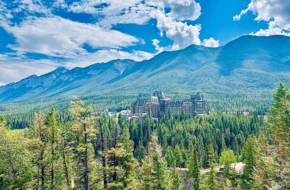 Calgary/Canmore/Banff: BEST of BANFF with LAKES Group Tour - Why the guides’ small choices feel like part of the experience