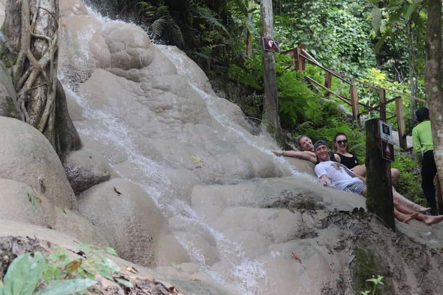 Chiang Dao Cave, Sticky Waterfall, Baan Den Temple Private - Getting There: Private Car Pickup at 8:30 in Chiang Mai