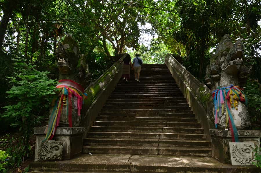 Chiang Mai: 4-hour Doi Suthep, Wat Umong, & Wat Phalat Tour - Wat Phra That Doi Suthep: 306 steps, cable car option, and golden chedi views
