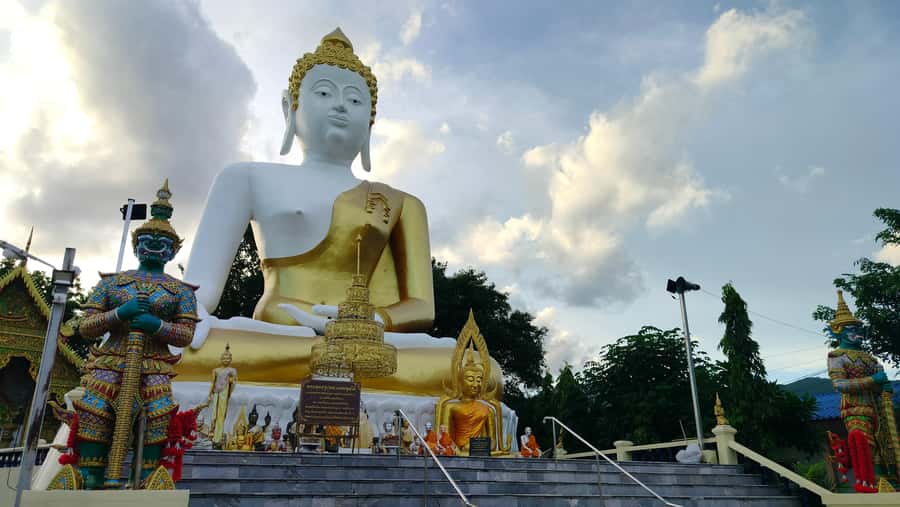 Chiang Mai: Bamboo Rafting and Wat Phra That Doi Kham - Wat Phra That Doi Kham: The wish you make with the view