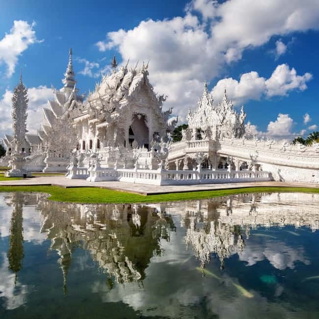 Chiang Mai: Chiang Rai Famous Temples & Hot Springs Day Trip - Wat Rong Suea Ten (Blue Temple): A Short, Focused Temple Stop