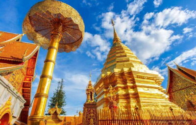 Chiang Mai - Doi Suthep Temple & Wat Pha Lat Hike - Getting up the mountain the local way on a red songthaew