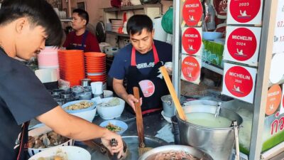 Chiang Mai: Doi Suthep, Wat Pha Lat and Michelin Food Tour - Wat Pha Lat: a calmer temple start in the forest