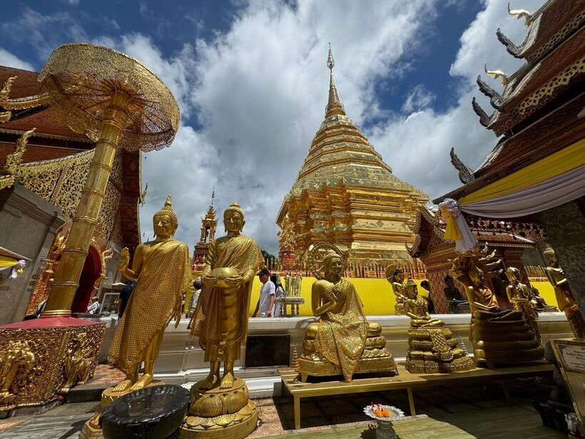 Chiang Mai: Elephant Sanctuary, Monk Trail & Doi Suthep Tour - Wat Pha Lat: starting in the woods, not in a crowd