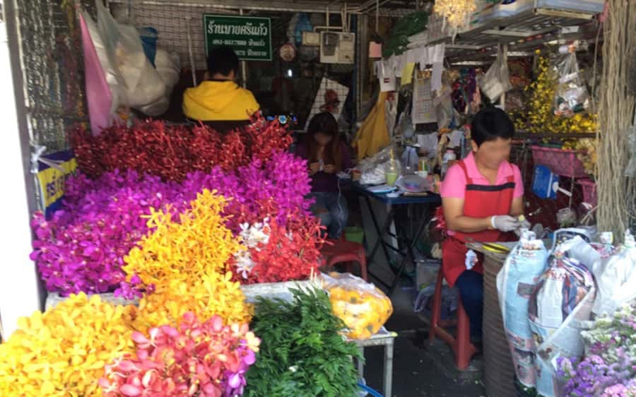 Chiang Mai: Half-Day Private City Tour by Tuk Tuk - How a 3-hour private tuk tuk tour really plays out