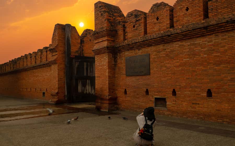 Chiang Mai: Half-Day Private City Tour by Tuk Tuk - Wat Chedi Luang and the Three Kings Monument Square