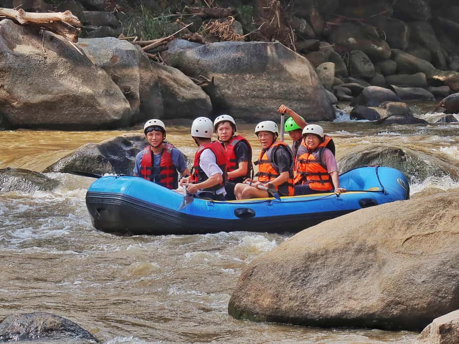 Chiang Mai : Highlight in one day - Bua Thong Sticky Waterfall: climbing, photos, and wet shoes