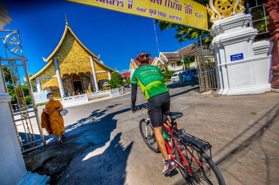 Chiang Mai: Historic Old City Bike Tour - Morning or Night - Starting point at Discova Day Tour Shop: fast meet-and-go