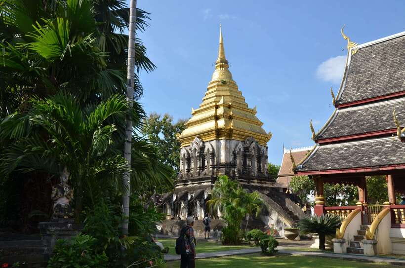 Chiang Mai: Historic Temples and City Guided Walking Tour - Three Kings Monument: Quick City Orientation in the Walled Old Town