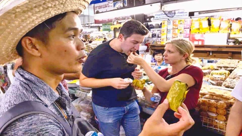 Chiang Mai: History & Mouth Watering Food Tour - Wat Chedi Luang: Photo Stop to Proper Guided Temple Time