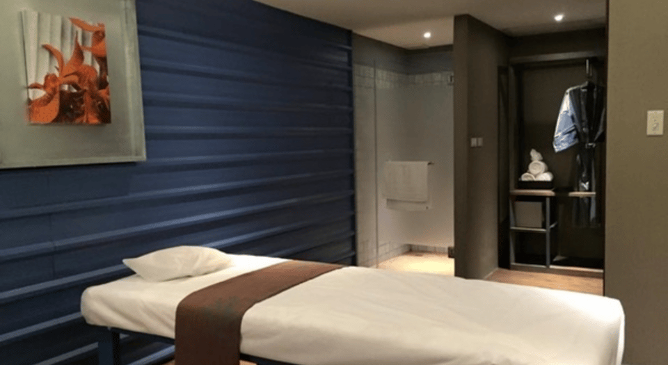 Chiang Mai: Let's Relax Chiang Mai Thapae E-Voucher - Entering the Let’s Relax experience near Thapae Gate