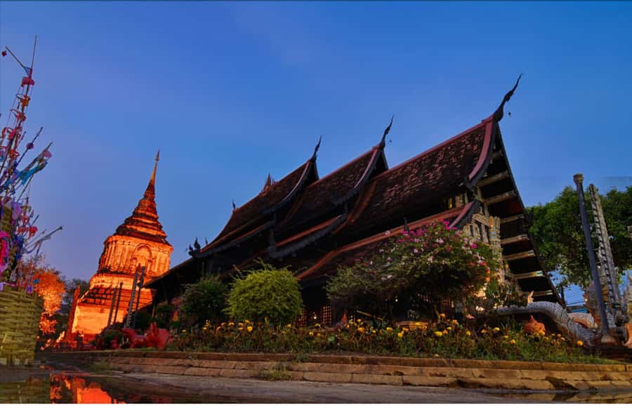 Chiang Mai Light: Tuk Tuk Night Tour with Temples & Markets - Price and Logistics: Is $51 a Smart Value?