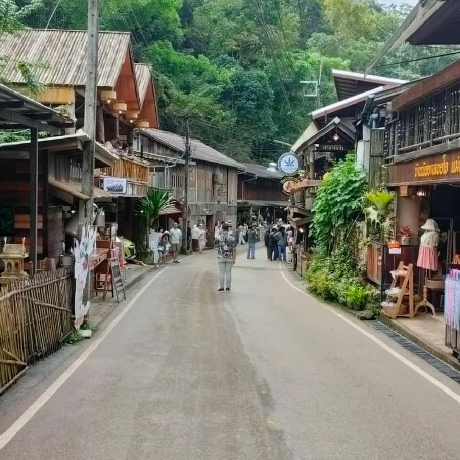 Chiang Mai: Mae Kampong Village, Hot Springs & Bor Sang Tour - Kew Fin Viewpoint (and the Renovation Detour): Panoramas Without the Rush