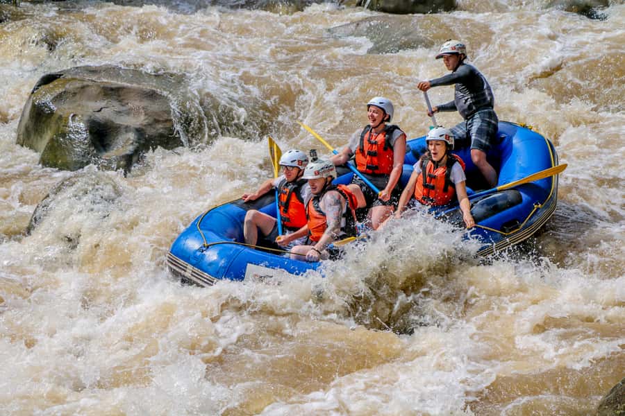 Chiang Mai: Mae Taeng River White Water Rafting - What the river run feels like: Class III and IV rapids in the jungle
