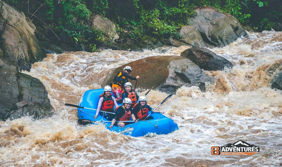 Chiang Mai: Mae Taeng River White Water Rafting - Gear and guides: why the included kit matters