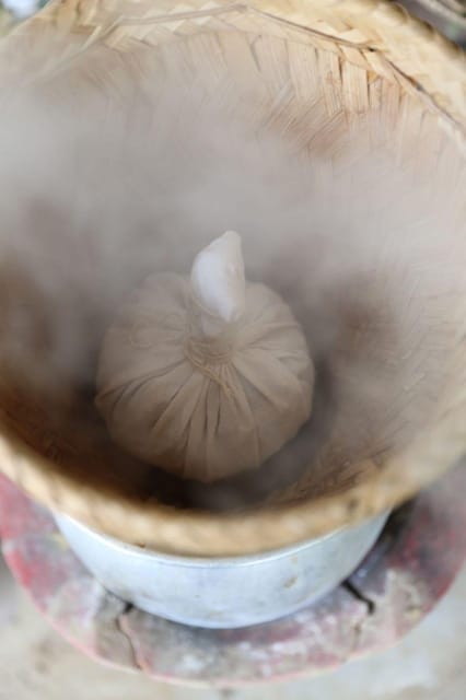 Chiang Mai : Making Herbal Ball And Inhaler - The Aromas, the Break, and Those Roselle Drinks