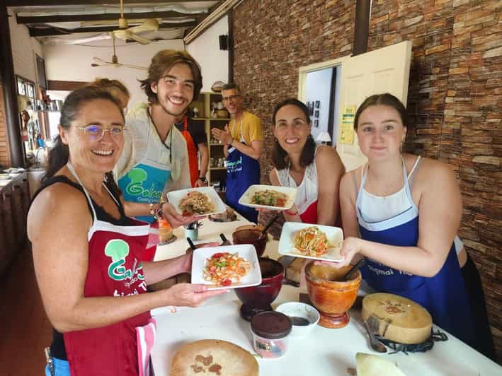 Chiang Mai: Morning Cooking Class with Market Visit - Hotel pickup and getting there on time (the one logistics piece that matters)
