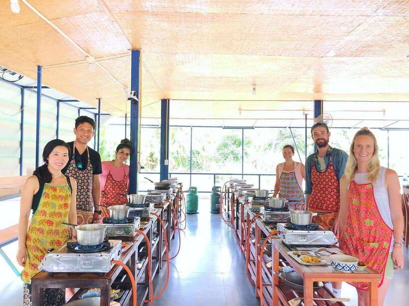Chiang Mai Organic Thai Cooking Experience - Hotel pickup in Chiang Mai: easy start, tight timing