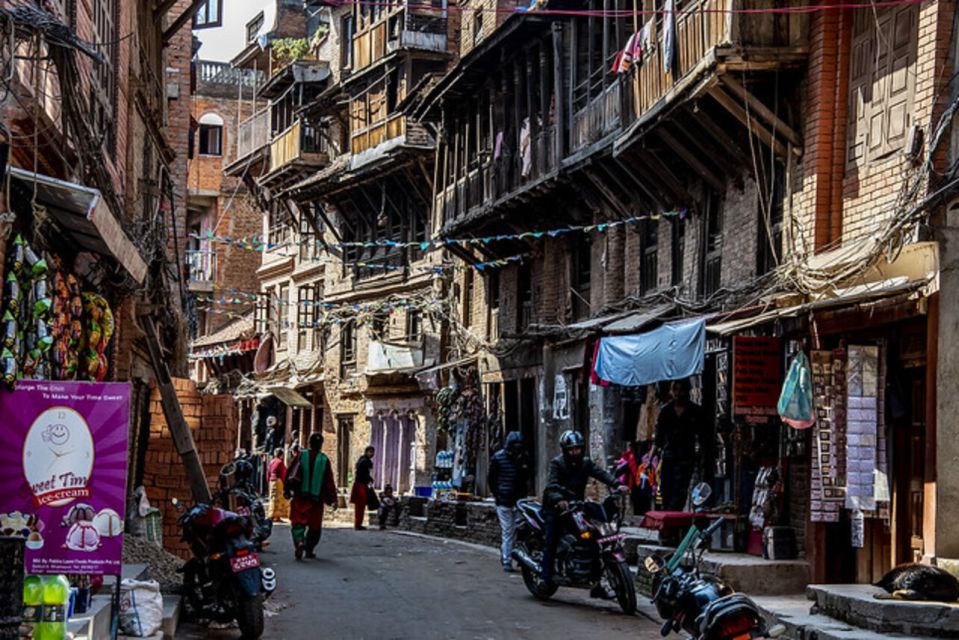 From Kathmandu: Half-Day Guided Tour of Bhaktapur - From Kathmandu to Bhaktapur: the ride that shapes your day