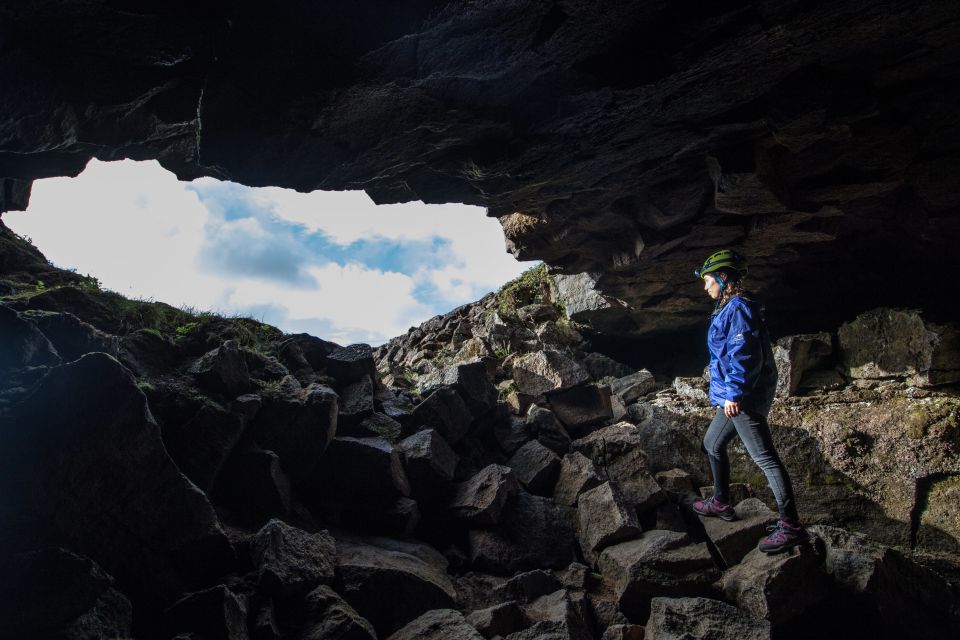 Leidarendi Cave: Lava Tunnel Caving from Reykjavik - Your guide experience: hearing the story while you move