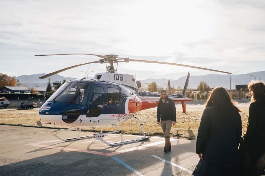 Milford Sound: 1.5-Hour Helicopter Tour with Two Landings - Milford Sound, 15 Minutes on the Ground