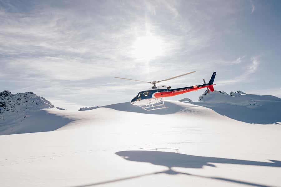 Milford Sound: 1.5-Hour Helicopter Tour with Two Landings - Pilot Commentary and In-Flight Tips for Better Photos