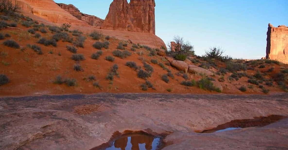 Moab: Arches National Park Sunset Tour - First stop: Moab Adventure Center and a smart start time for sunset