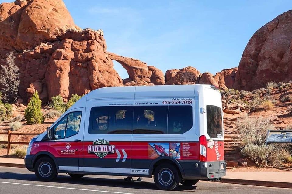 Moab: Arches National Park Sunset Tour - Why the $124 price makes sense for a 4-hour guided sunset plan