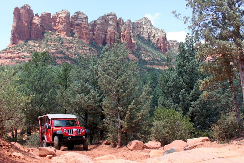 Sedona: Private Soldiers Pass Jeep Tour - Devil’s Kitchen sinkhole: the stop for big Sedona drama